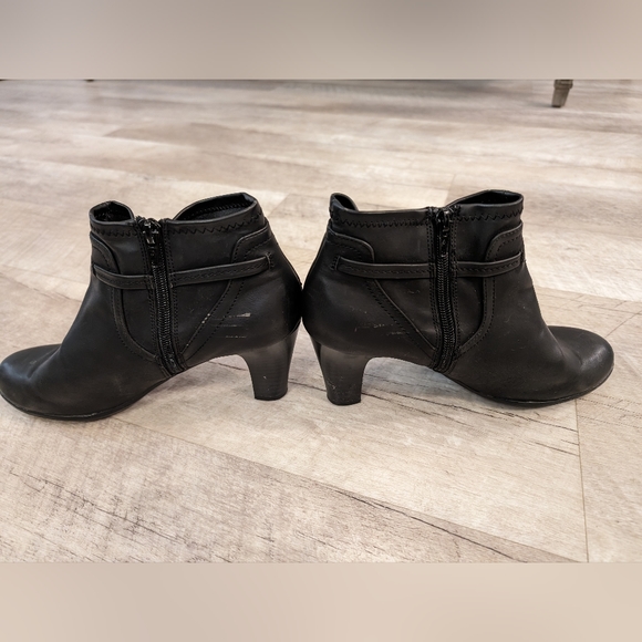 Aerosoles Black Booties size 9 Tassles - Picture 2 of 6